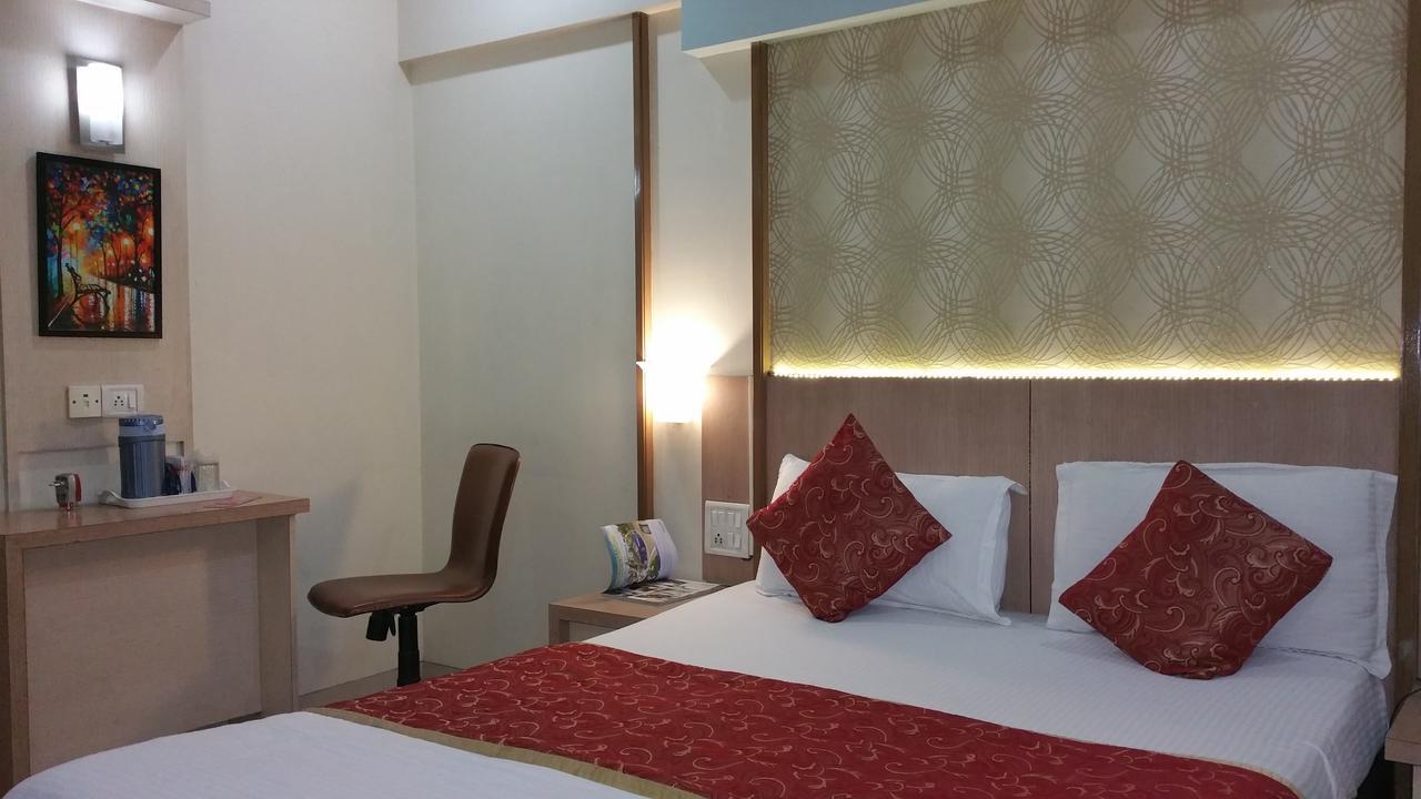 Hotel Panchratna Panvel Exterior photo