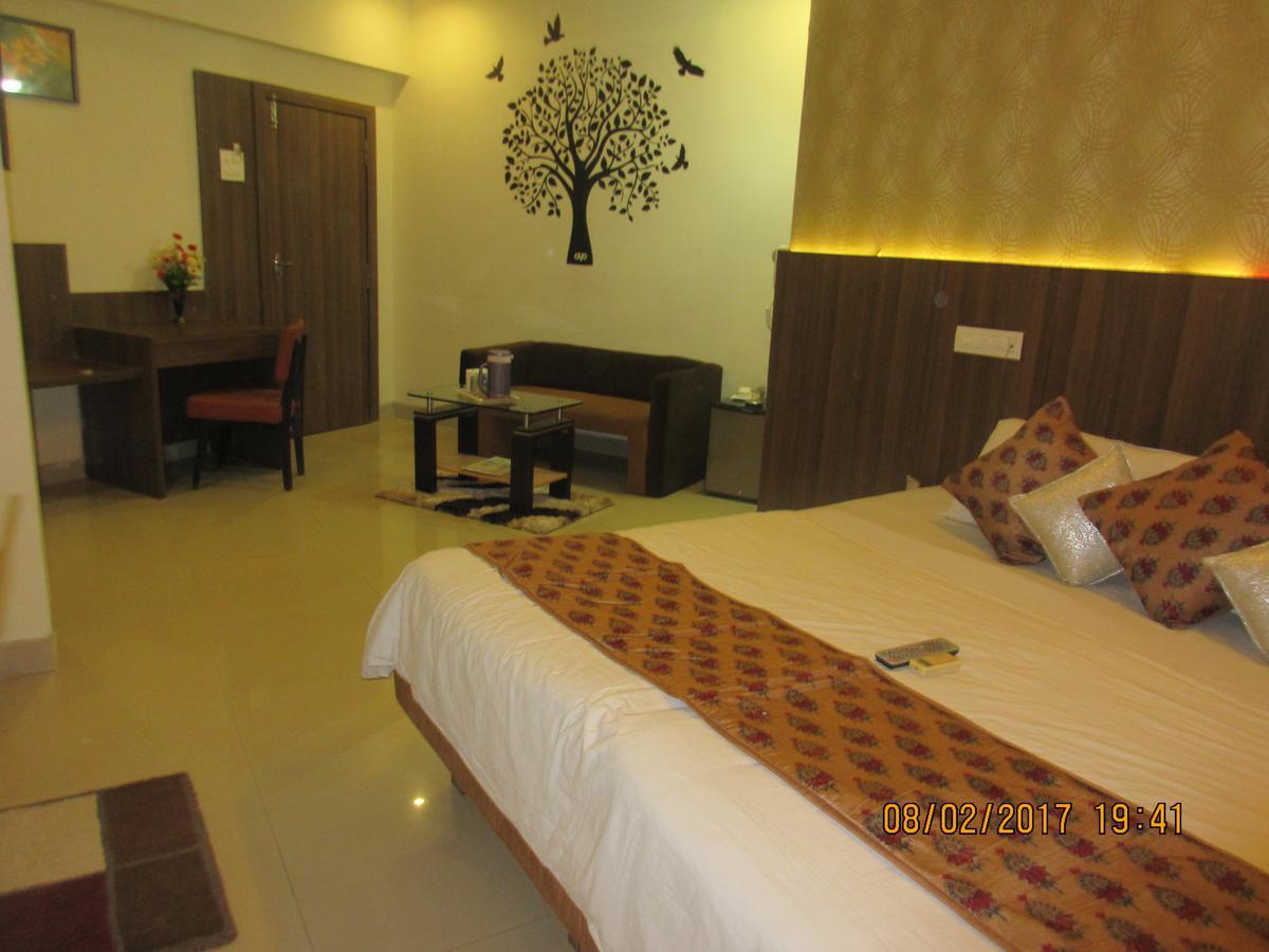 Hotel Panchratna Panvel Exterior photo